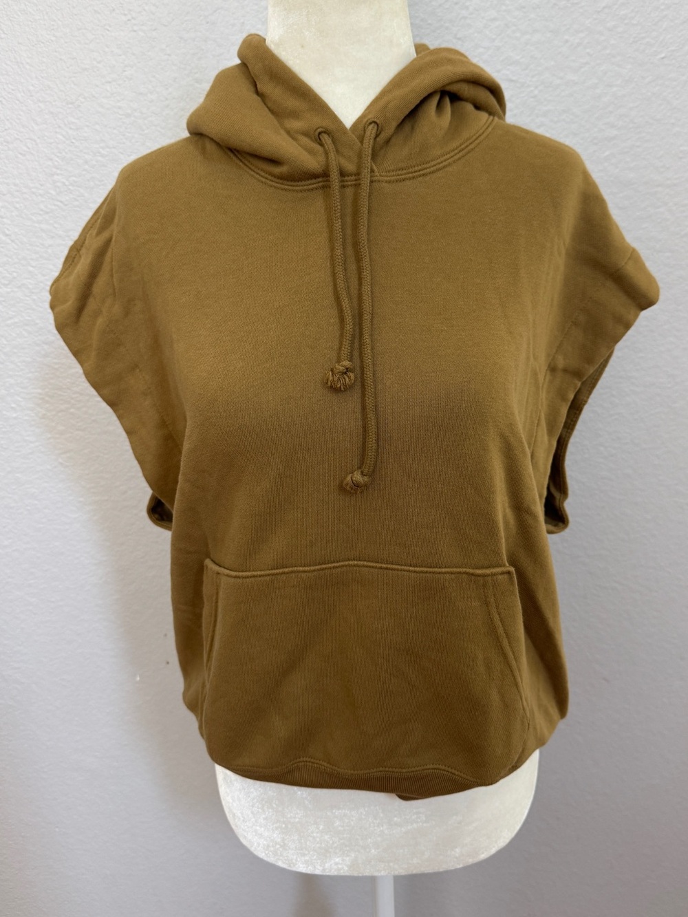 NWOT Uniqlo Japan Sleeveless Hooded Pullover Top Large